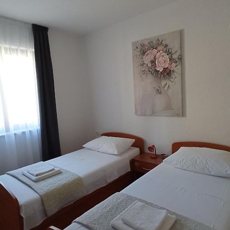 Apartmani Ferdi Trogir Eksteriør bilde