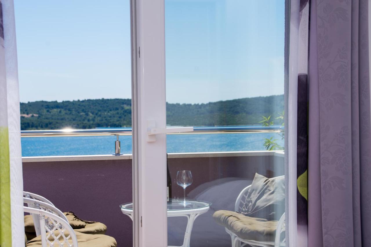 Apartmani Ferdi Trogir Eksteriør bilde
