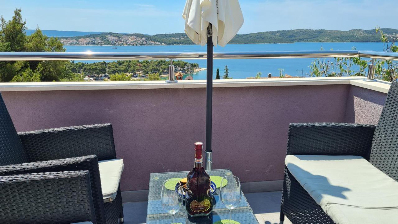 Apartmani Ferdi Trogir Eksteriør bilde