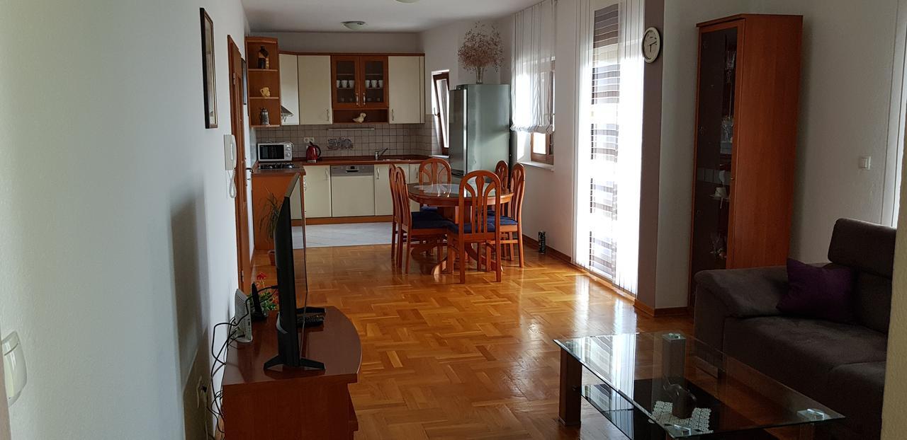 Apartmani Ferdi Trogir Eksteriør bilde