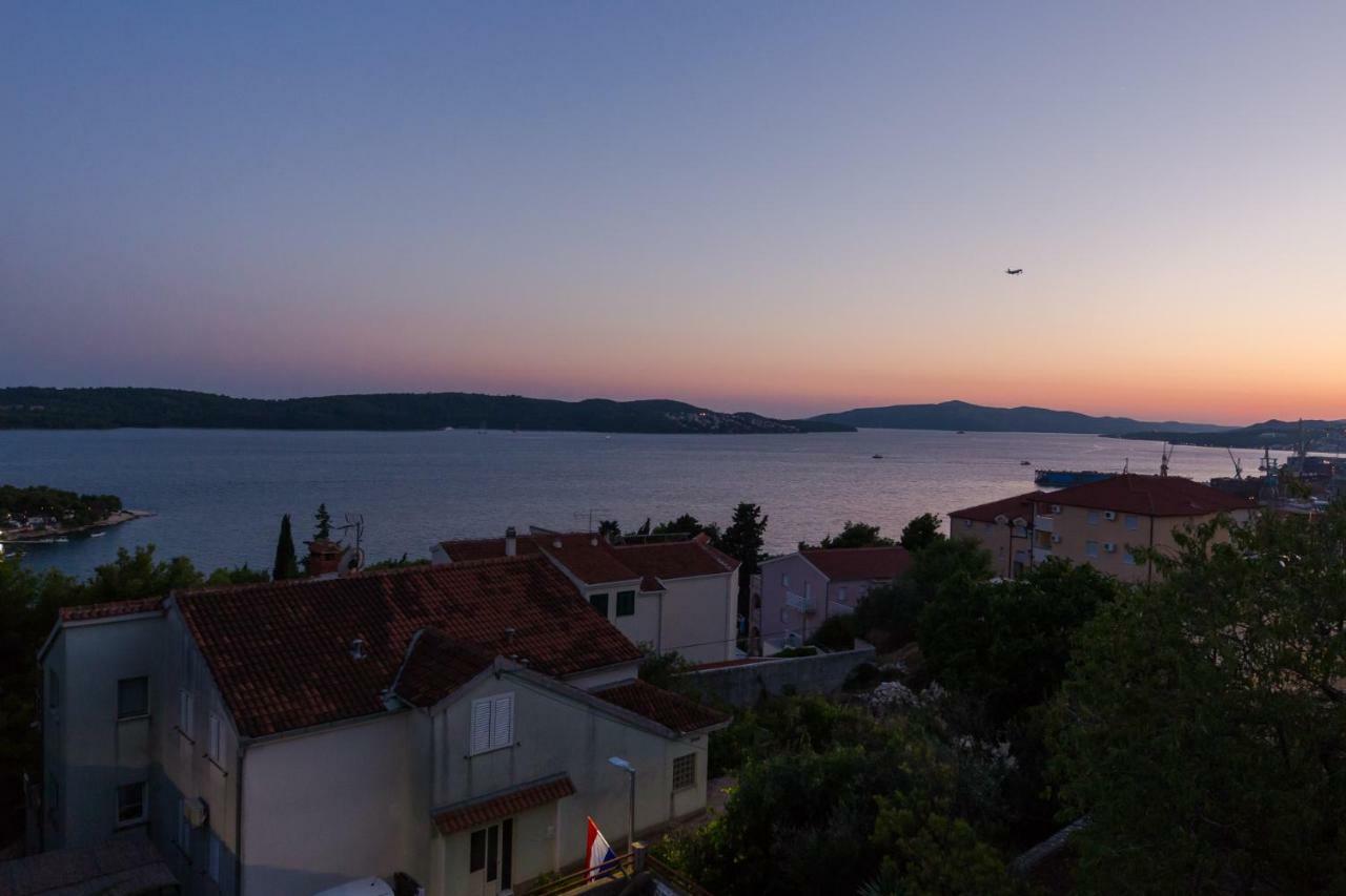 Apartmani Ferdi Trogir Eksteriør bilde